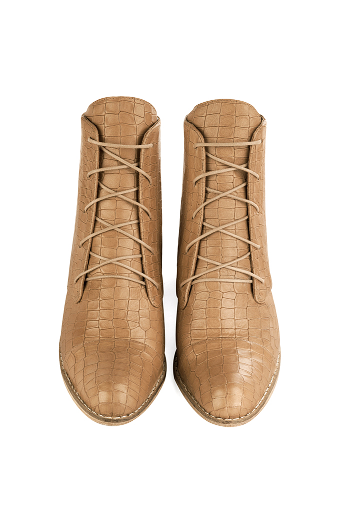 Camel beige women's ankle boots with laces at the front. Round toe. Low leather soles. Top view - Florence KOOIJMAN